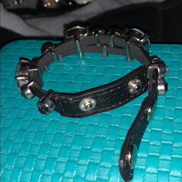 Guang Tong Leather Bracelet - Picture 4 of 5